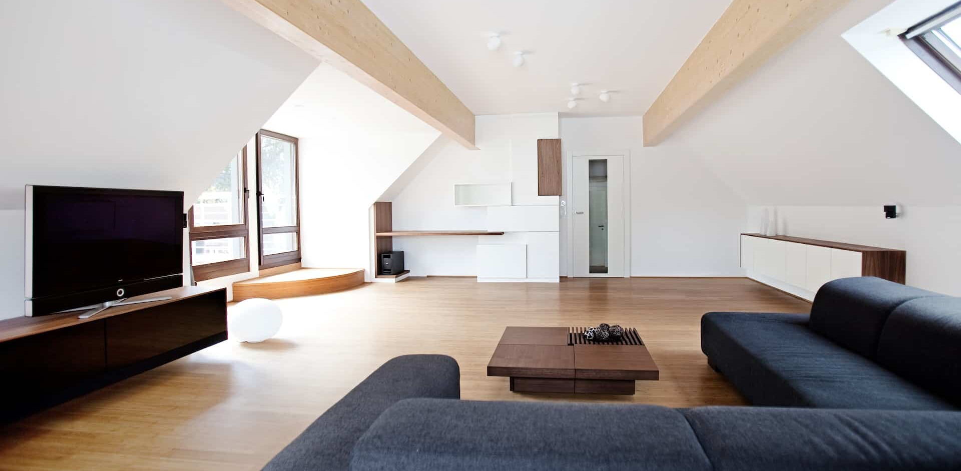 Edel eingerichtete Dachwohnung