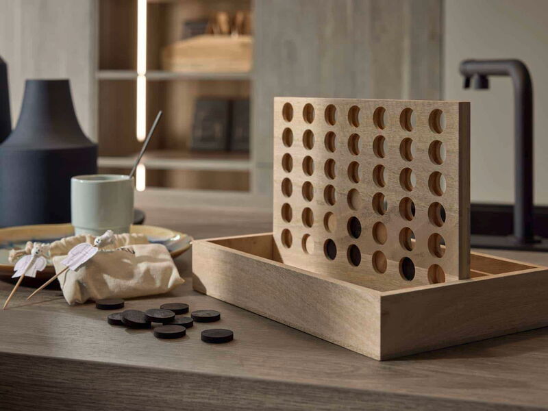 Dekoartikel auf einer Arbeitsplatte